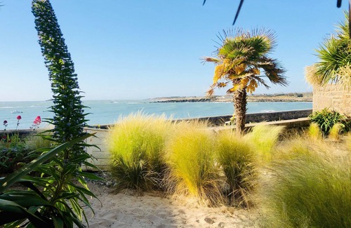 Montfarville House | Facing the sea villa bellevue