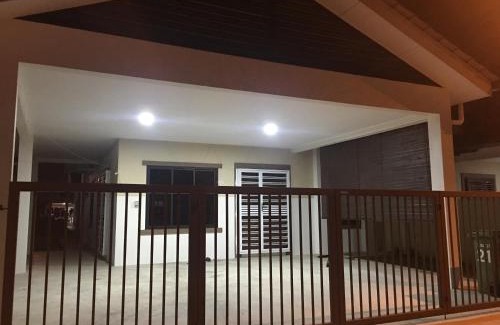 Kuching House | Fadi's Guesthouse at Bandar Baru Samariang