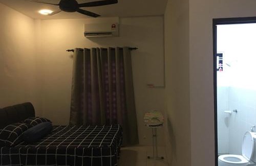 Kuching House | Fadi's Guesthouse at Bandar Baru Samariang
