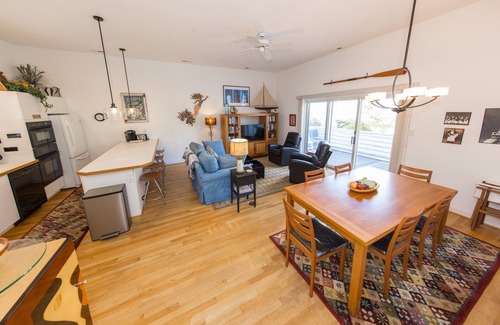 Northeast Virginia Beach House | Fairbanks House with beach access just steps from your front door