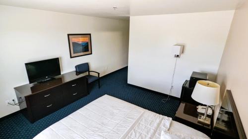 Clear Creek Hotel | FairBridge Inn & Suites Canadian