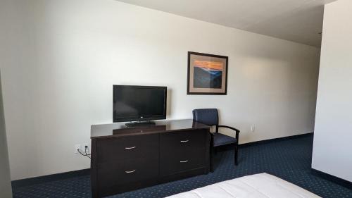 Clear Creek Hotel | FairBridge Inn & Suites Canadian