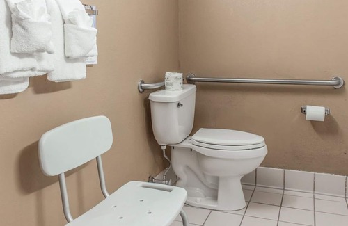 Stroudsburg Hotel | FairBridge Inn & Suites Poconos