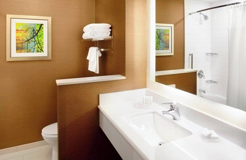 Triadelphia Hotel | Fairfield by Marriott Inn & Suites Wheeling at The Highlands