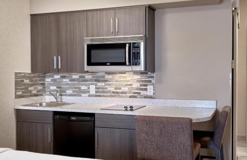 Airdrie Hotel | Fairfield Inn & Suites by Marriott Airdrie