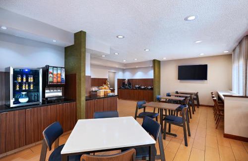 Downtown San Antonio Hotel | Fairfield Inn & Suites by Marriott San Antonio Downtown/Market Square