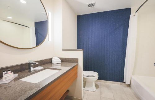 Upper Peninsula Hotel | Fairfield Inn & Suites Marquette