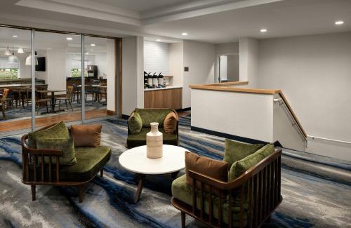 Lake Forest Hotel | Fairfield Inn & Suites Portland South/Lake Oswego
