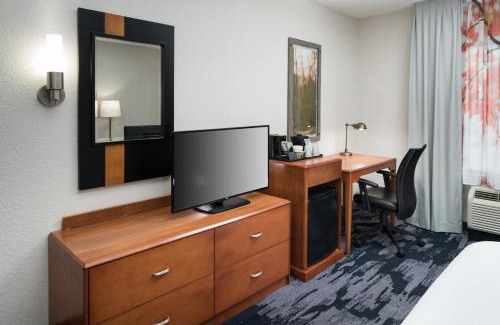 Overland Park Hotel | Fairfield Inn & Suites Kansas City Overland Park