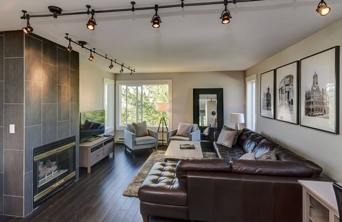 Fairhaven House | Fairhaven Remodeled 2 Bdrm Urban Townhome at 1224 Larrabee Ave