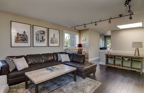Fairhaven House | Fairhaven Remodeled 2 Bdrm Urban Townhome at 1224 Larrabee Ave