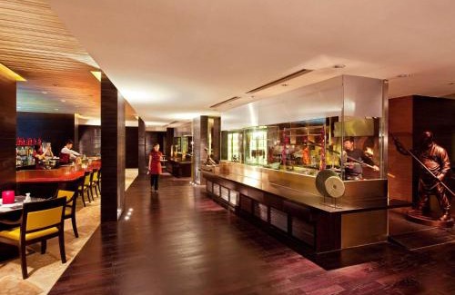 Jianwai Street Hotel | Fairmont Beijing - 20 minutes to Forbidden City by metro