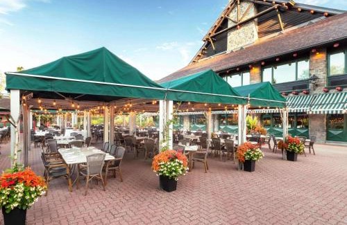 Papineau Regional County Municipality Resort | Fairmont Le Chateau Montebello