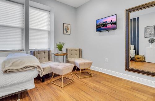North Philadelphia West Apartment | Fairmount Art Museum Center City Suites