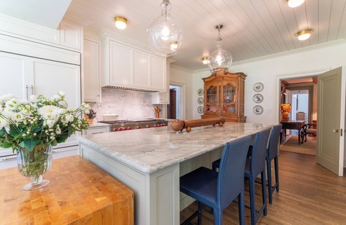 Saugatuck House | Fairview - an Expansive Retreat