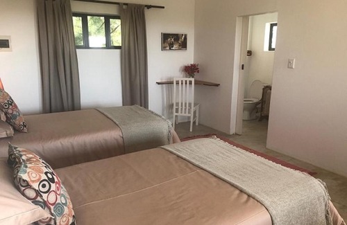Monzi SH House | Fairview Cottages