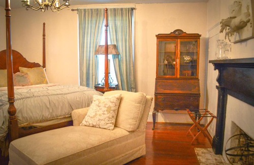 Clifford House | FAIRVIEW