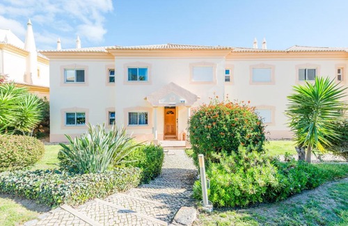 Lagos Apartment | Fairviews Village - Boavista Resort in Lagos