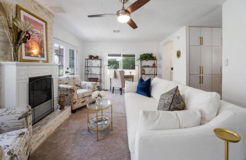 Cathedral City House | Fairway Escape with Views 55