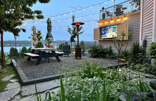 Freeland House | Fairway Harbor View by AvantStay Outdoor Oasis