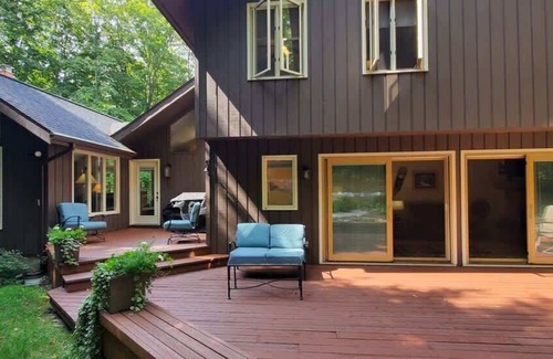 Beulah House | Fairway House Close to Crystal Lake Golf