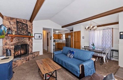 Big Bear City Cabin | Fairway Landing: By Snow Tubing & Farmers Market!