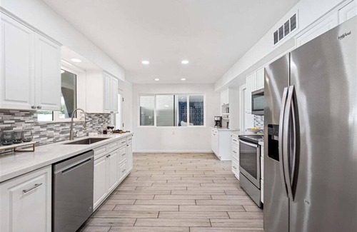 Trail West Cottage | Fairway - Pool & Mini Golf - 5 Mins to Old Town