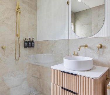 Batemans Bay House | Fairways 18 - cottage in the centre of town