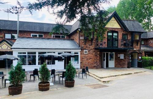 Manchester Hotel | Fairways Lodge & Leisure Club