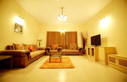 Bangalore City Center Hotel | Falcon Suites Residency Road
