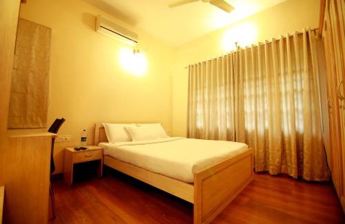 Bangalore City Center Hotel | Falcon Suites Residency Road