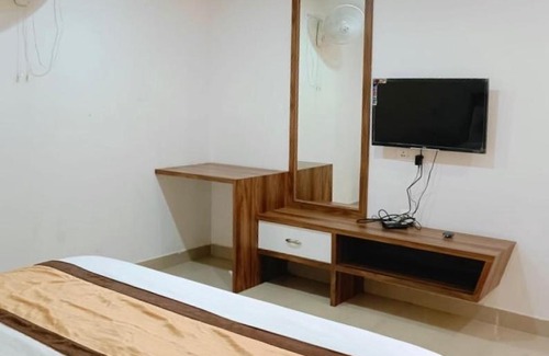 Devikolam Hotel | Falcone Residency - 100 m from Indiana Hospital