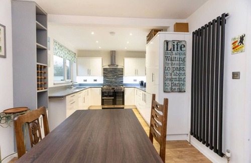 Wroughton House | Falkirk House Contractors Long Stays Spacious