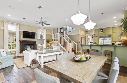 Watercolor House | Fall Availability! Watercolor Home with Gourmet Kitchen, Low-Speed Vehicle, Gas Grill and Bikes!