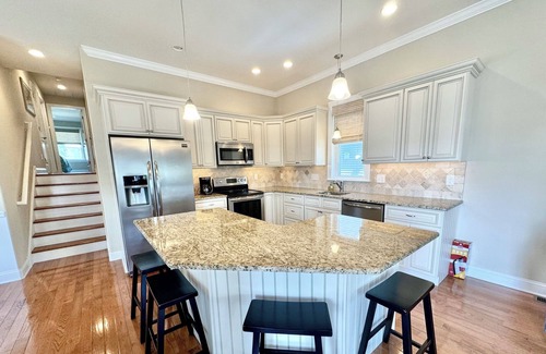 North End Condo | Fall availability! North End Oasis: Beach, Boardwalk & Browns Steps Away!