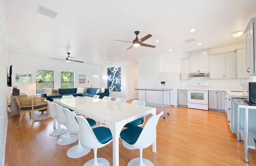 Palm Springs House | Fall Availability! Regulation-Sized Pickleball Court! Private Pool! Bocce Ball!