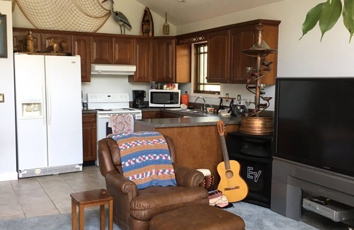 Ten Mile Apartment | FALL COLOR cruise or Fish on Suntracker Pontoon Fishing Barge!