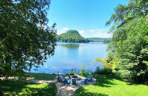 Dorset Cottage | Fall Colours, Pet Friendly, Parks Pass Incl, Fireplace Firepit WiFi