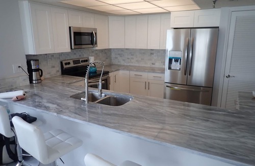 Redington Shores Condo | Fall dates Avail! BEACHFRONT CORNER 2/2 w/Jacuzzi and Electric FP!