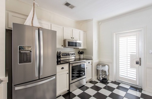 Seaside House | Fall Dates Available! Beautiful gulf views! Access to 3 swimming pools! Short walk to the beach!