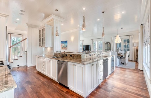 Gulf District House | Fall Dates Available! Gulf Views! WaterColor Beach Club Access! Steps to the Beach! Bikes!