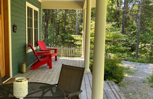 Leland House | Fall dates available - Clean, gorgeous 5 bedroom property in town!