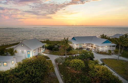 Man O War Cay House | FALL DISCOUNTS*Private Peninsula*Boats*Heated Pool*Golf Carts*3 Private Beaches