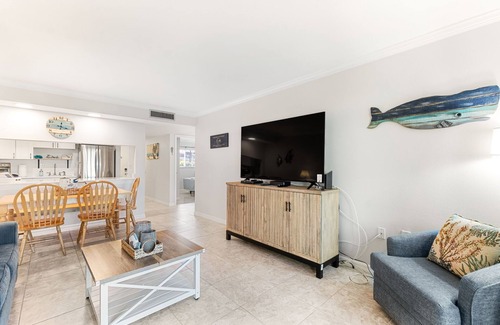 Crescent Beach Condo | Fall discounts/Steps to Beach, Pool, Dock/Renovated/Beach Supplies/St.Augustine