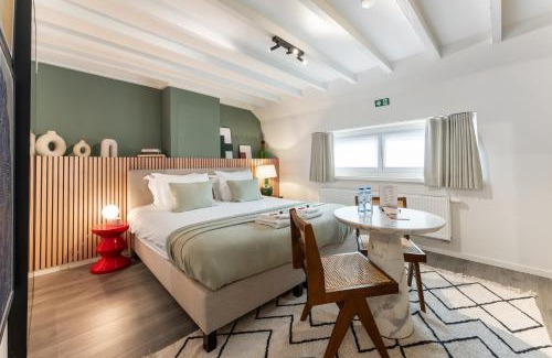 Sint-Andries House | Fall Eighteen by Romy&Travis