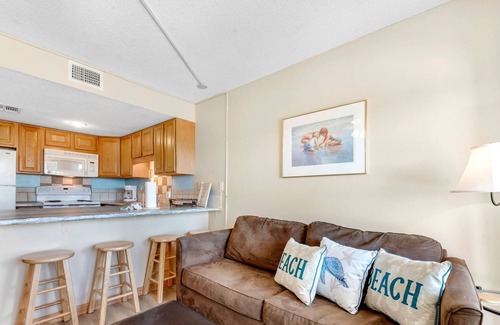 Fort Morgan Condo | FALL FLASH SALE-Comfortable Second Floor Condo at Beach Front Resort