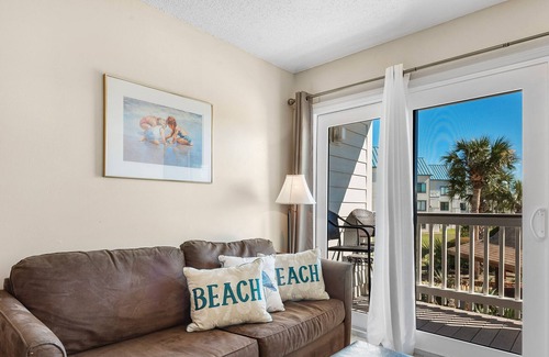 Fort Morgan Condo | FALL FLASH SALE-Comfortable Second Floor Condo at Beach Front Resort