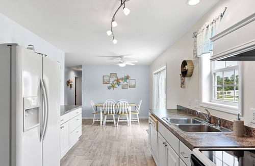 Milton House | Fall for the beach - Cozy, Calm & Cute!