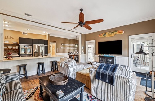 Watercolor Condo | Fall Getaways Available! Park District - Park Views & Close to Town Center! Screened-In Porch!