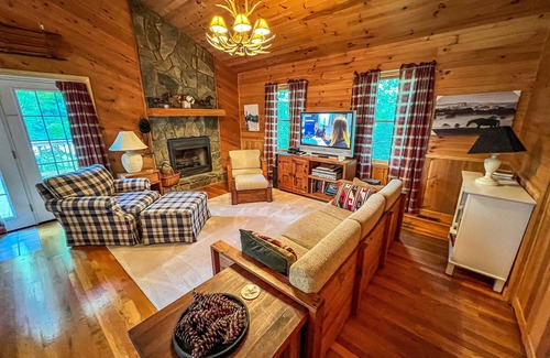 Jefferson Cabin | Fall in Love Again at Edelweiss This Sept in the Carolina Mountains